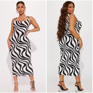 Black and White Wave Print Midi Dress